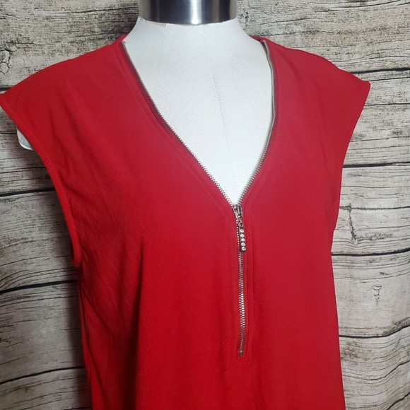 89th and madison Red V Neck top Size Medium - Picture 2 of 7